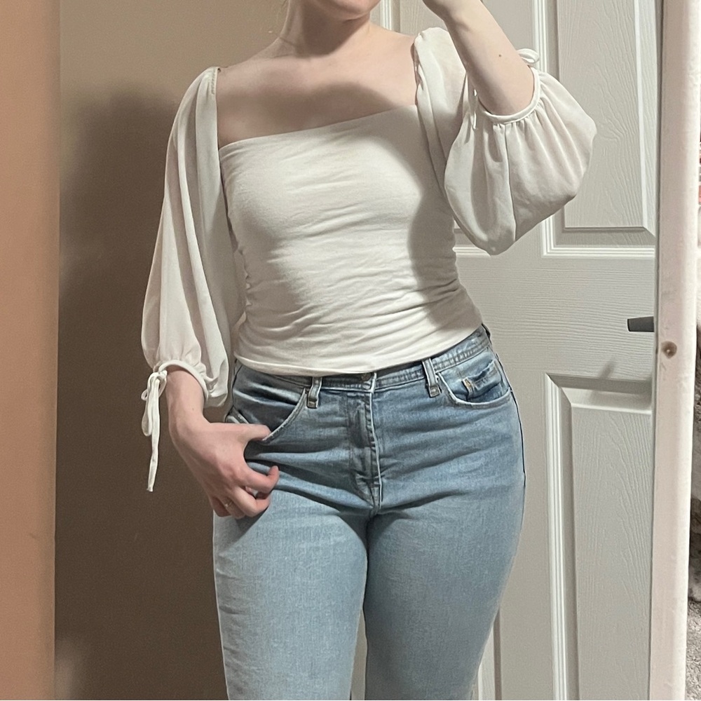 White top with flowy sleeves